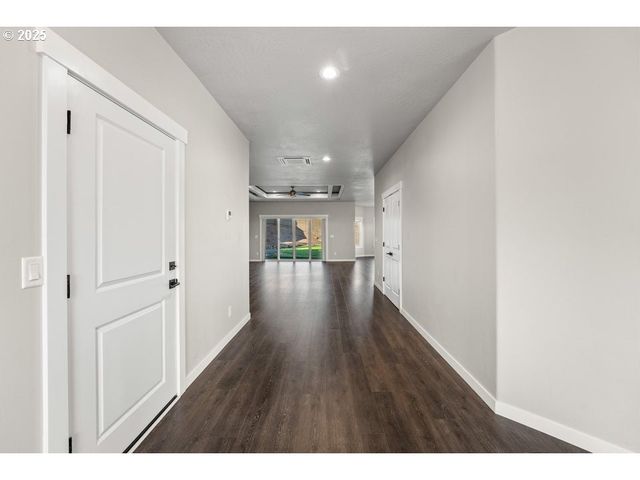 3656 CAMINA Dr, Medford, OR 97504