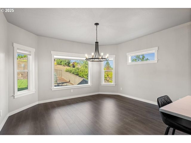 3656 CAMINA Dr, Medford, OR 97504