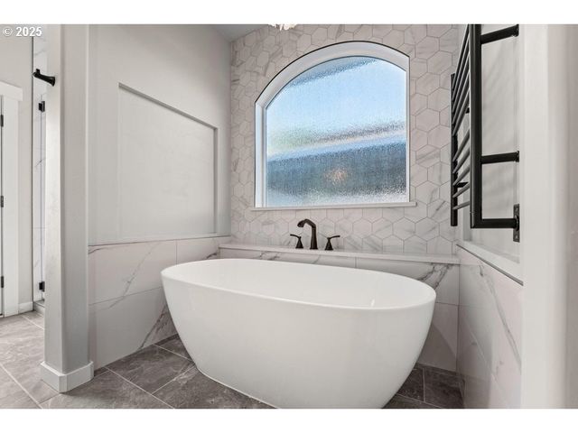 3656 CAMINA Dr, Medford, OR 97504