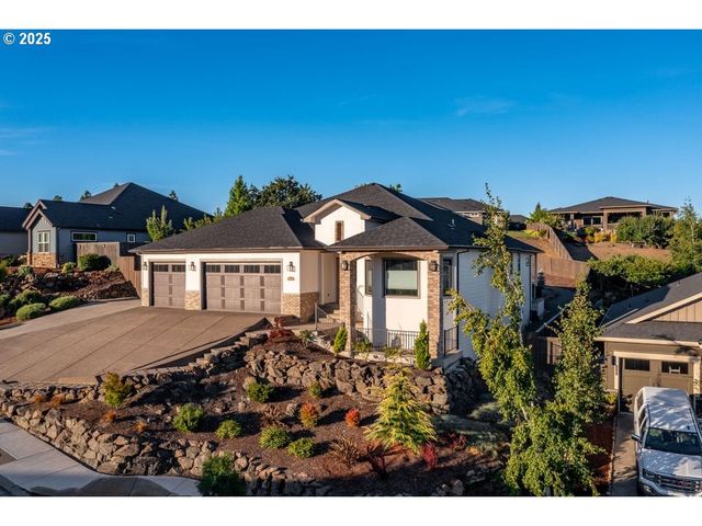 3656 CAMINA Dr, Medford, OR 97504