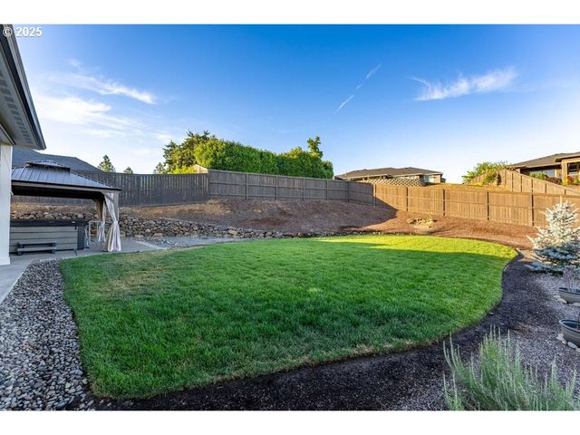 3656 CAMINA Dr, Medford, OR 97504