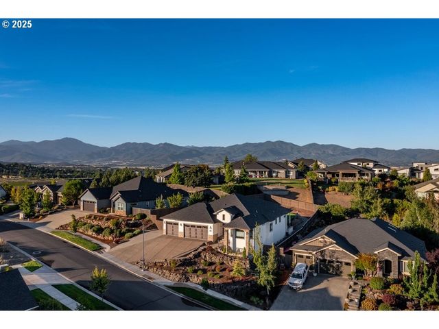 3656 CAMINA Dr, Medford, OR 97504