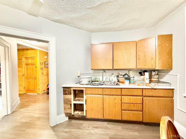 521 E F Street, Iron Mountain, MI 49801