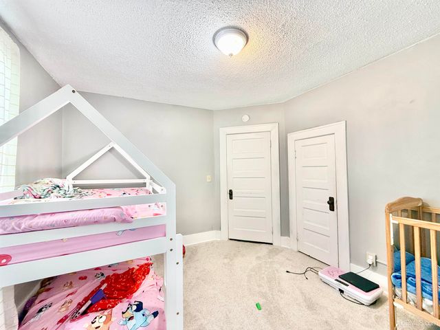 521 E F Street, Iron Mountain, MI 49801