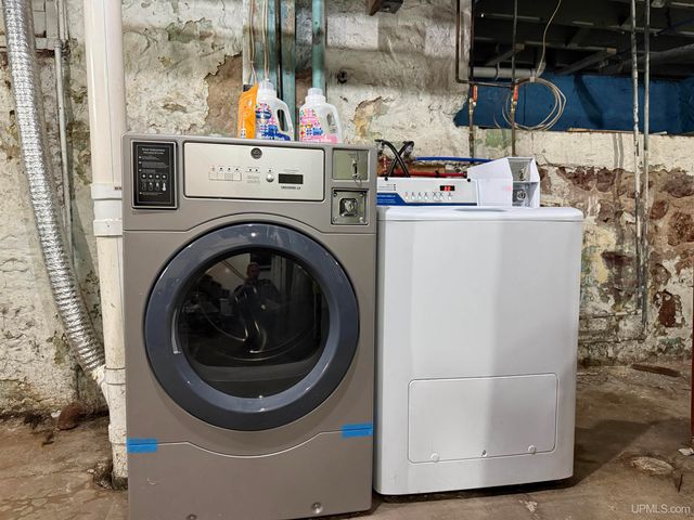 521 E F Street, Iron Mountain, MI 49801