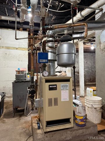 521 E F Street, Iron Mountain, MI 49801