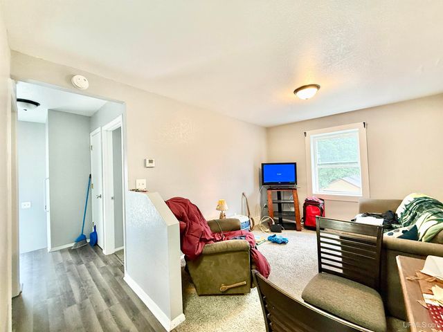 521 E F Street, Iron Mountain, MI 49801