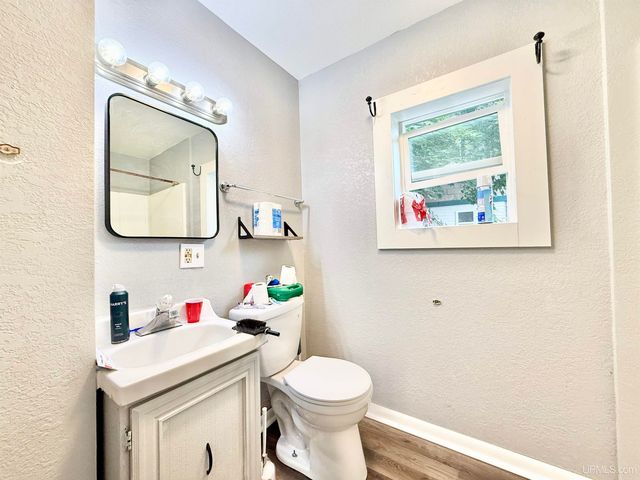 521 E F Street, Iron Mountain, MI 49801