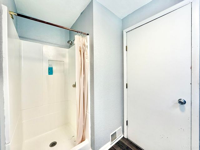 521 E F Street, Iron Mountain, MI 49801