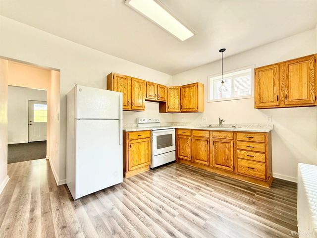 521 E F Street, Iron Mountain, MI 49801