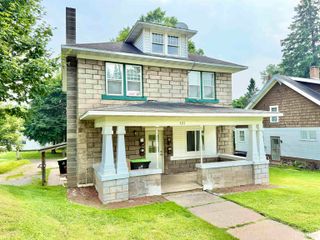 521 E F Street, Iron Mountain, MI 49801