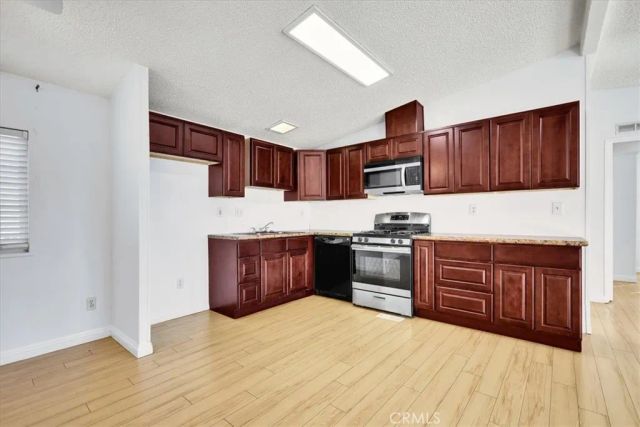 5815 E La Palma 7, Anaheim, CA 92807