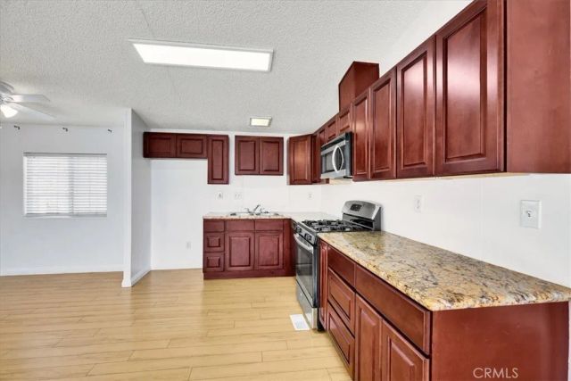 5815 E La Palma 7, Anaheim, CA 92807