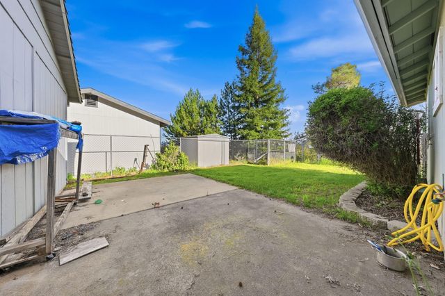 5961 Sierra Drive, Redding, CA 96003