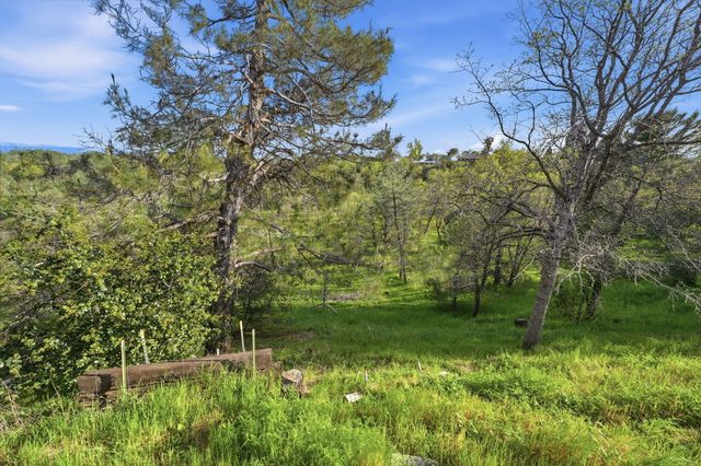 5961 Sierra Drive, Redding, CA 96003