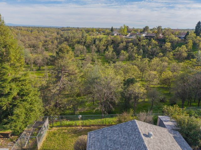 5961 Sierra Drive, Redding, CA 96003