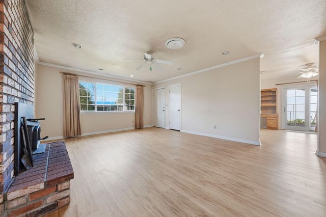 5961 Sierra Drive, Redding, CA 96003