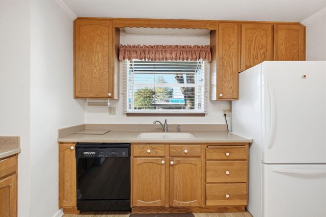 5961 Sierra Drive, Redding, CA 96003