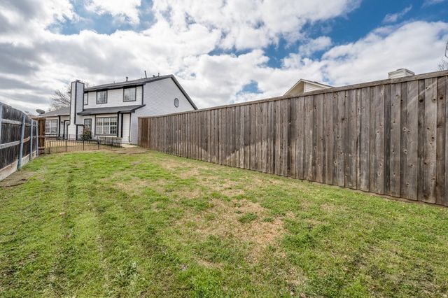 2018 Frontier Trail, Lewisville, TX 75067