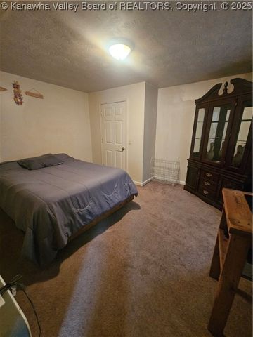 140 Morris Drive, Montgomery, WV 25136