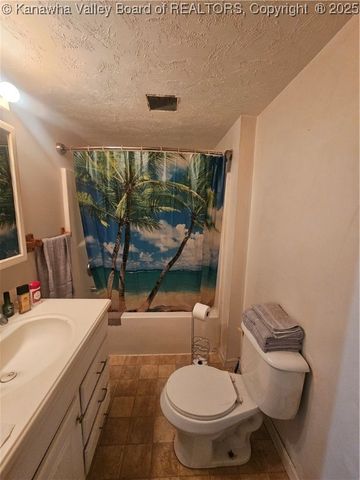 140 Morris Drive, Montgomery, WV 25136