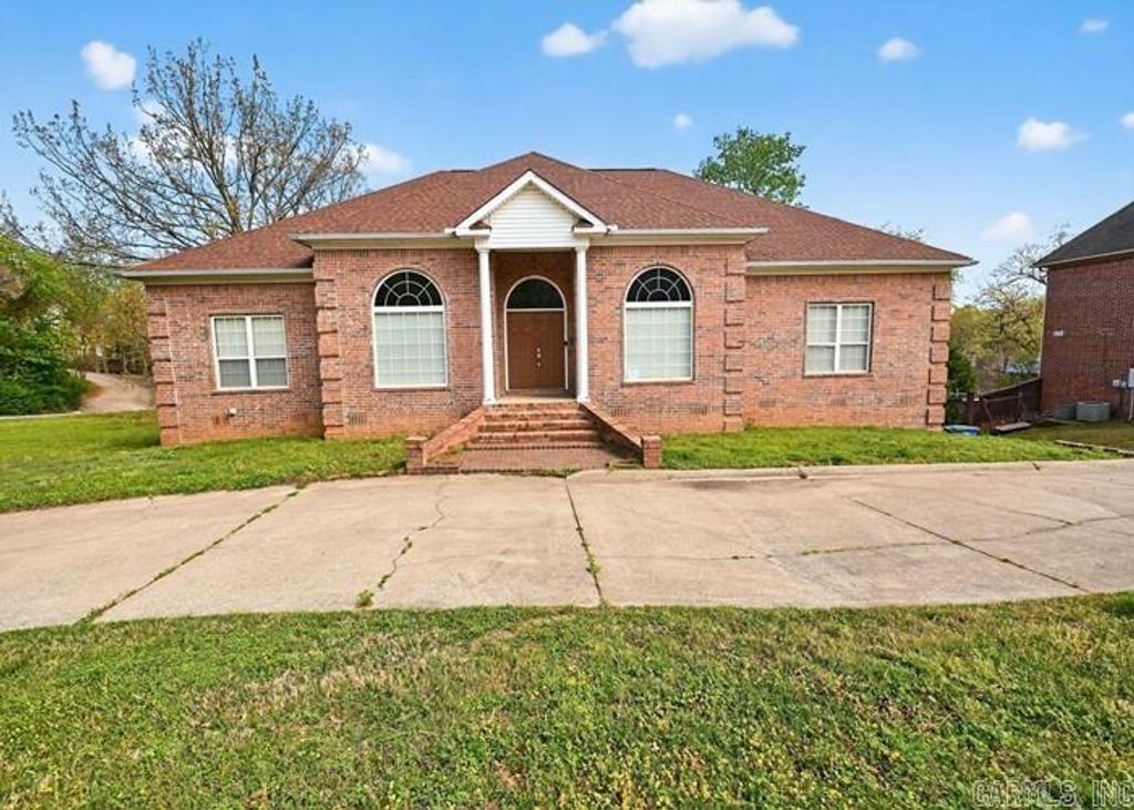2501 Calico Creek Drive, North Little Rock, AR 72116