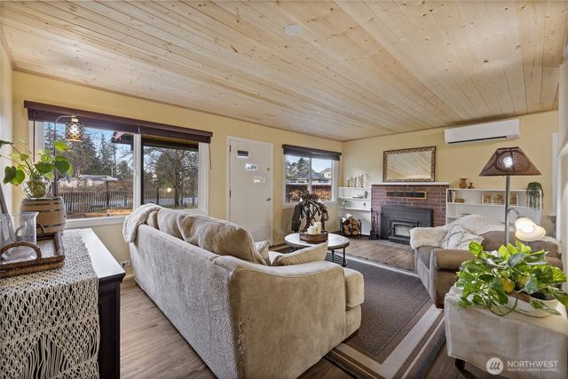 1520 E Shelton Springs Road, Shelton, WA 98584