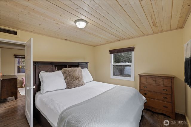 1520 E Shelton Springs Road, Shelton, WA 98584