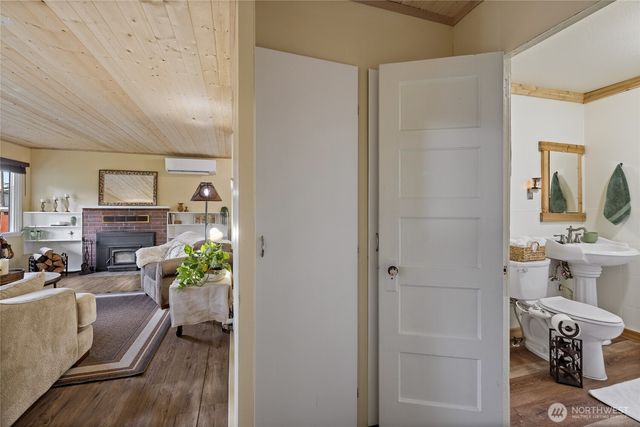 1520 E Shelton Springs Road, Shelton, WA 98584