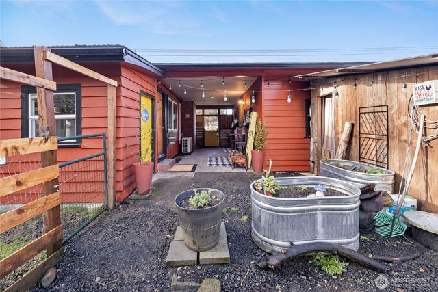 1520 E Shelton Springs Road, Shelton, WA 98584