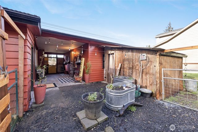 1520 E Shelton Springs Road, Shelton, WA 98584