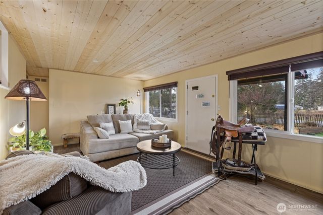 1520 E Shelton Springs Road, Shelton, WA 98584