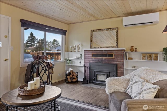 1520 E Shelton Springs Road, Shelton, WA 98584