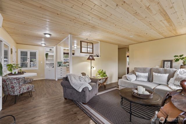 1520 E Shelton Springs Road, Shelton, WA 98584