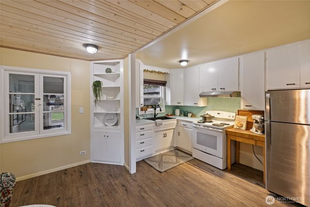 1520 E Shelton Springs Road, Shelton, WA 98584