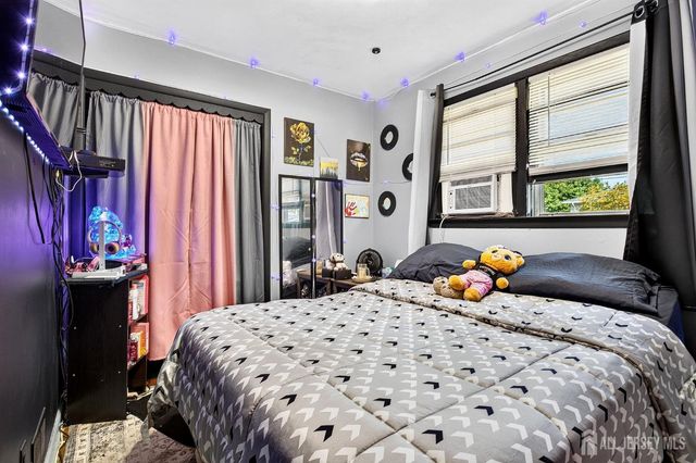 51 Woodrow Avenue, Piscataway, NJ 08854
