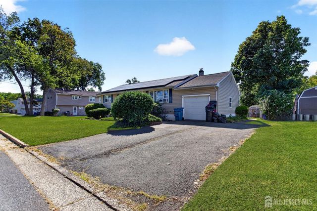 51 Woodrow Avenue, Piscataway, NJ 08854