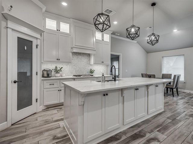 5813 NW 159th Street, Edmond, OK 73013