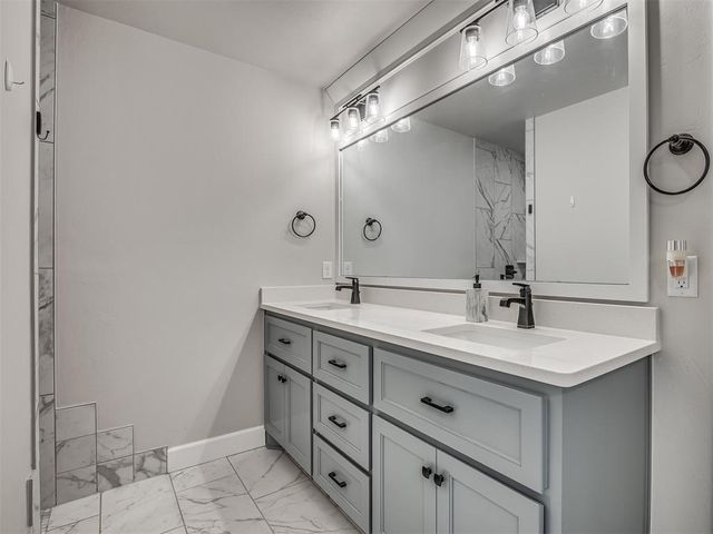 5813 NW 159th Street, Edmond, OK 73013