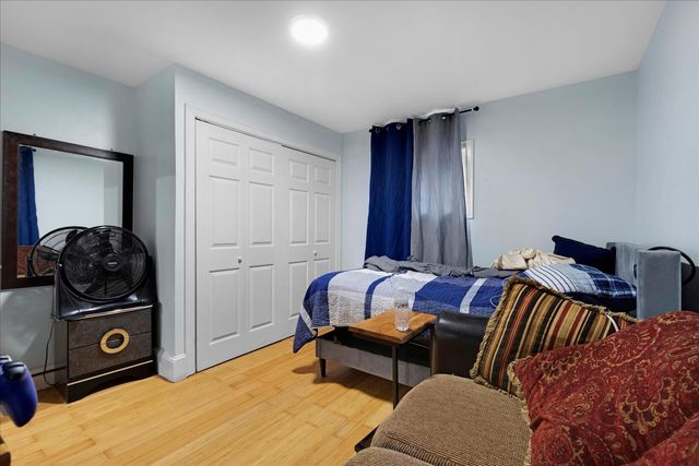 423 Lincoln Rd Extension, Hyannis, MA 02601