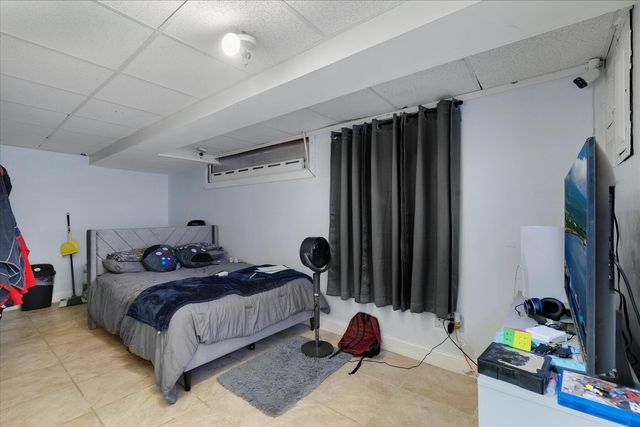 423 Lincoln Rd Extension, Hyannis, MA 02601