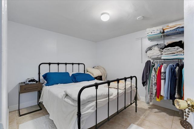 423 Lincoln Rd Extension, Hyannis, MA 02601