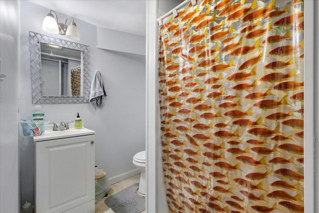 423 Lincoln Rd Extension, Hyannis, MA 02601