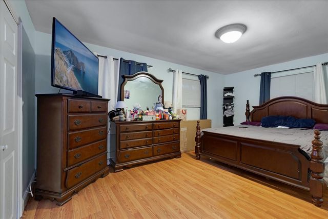 423 Lincoln Rd Extension, Hyannis, MA 02601