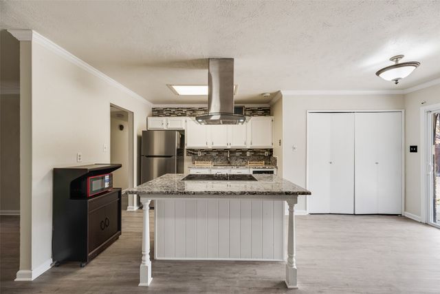 5612 Pearce Street, The Colony, TX 75056