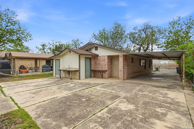 425 Sandmeyer st, San Antonio, TX 78208