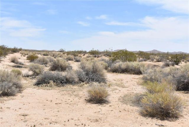 22500 E Avenue B, Lancaster, CA 93535