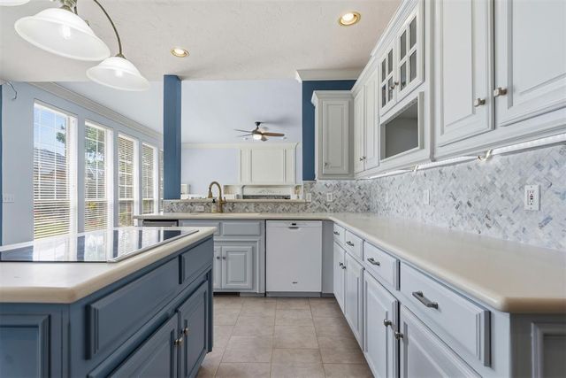 617 W Riverwalk Court, Norman, OK 73072