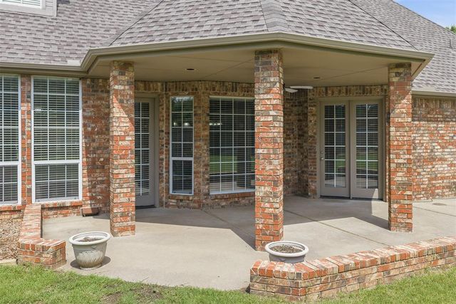 617 W Riverwalk Court, Norman, OK 73072