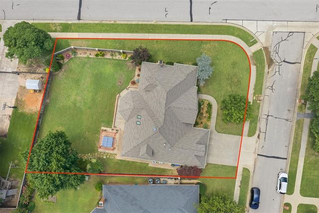 617 W Riverwalk Court, Norman, OK 73072